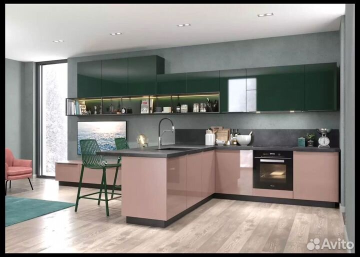 Кухня под потолок новая