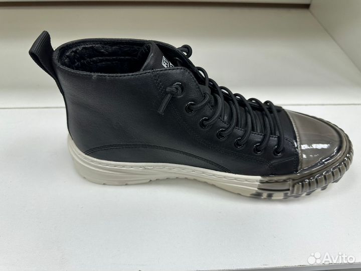 Мужские зимние кроссовки оригинальные