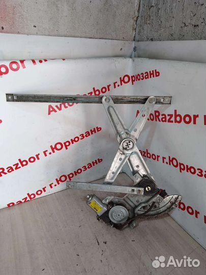 Стеклоподъемник правый Kia Carens 02-06г.в