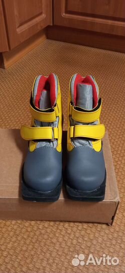 Лыжные ботинки