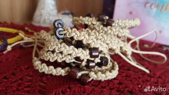 Браслет плетеный