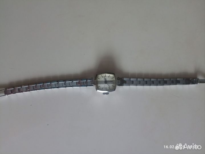 Женские часы время СССР 