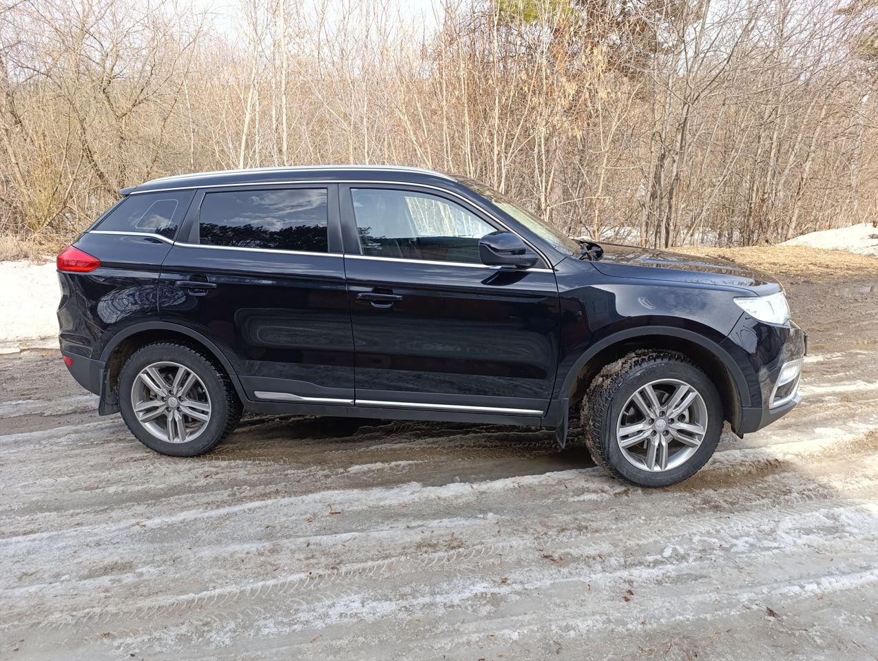Geely Atlas: фото владельца