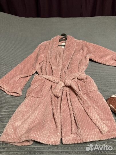 Продаю женскийбанный халат и домашние теплые уги