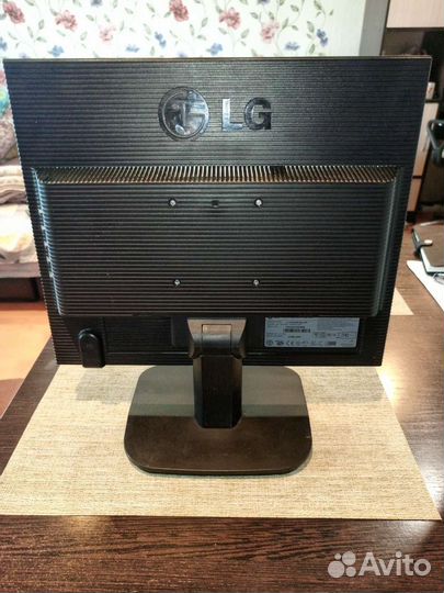 Монитор LG 17 дюймов