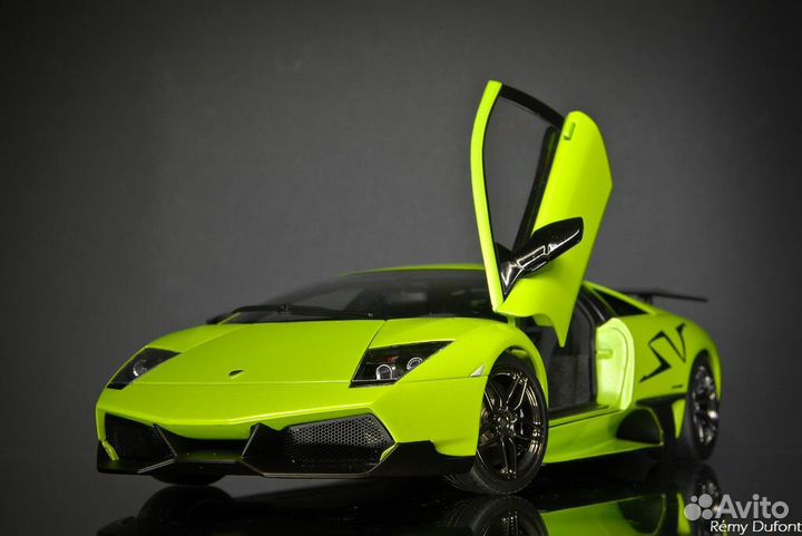 1/18 AutoArt Lamborghini Murcielago SV LP670-4