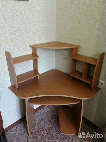 Компьютерный стол