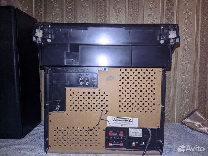 Музыкальный центр philips