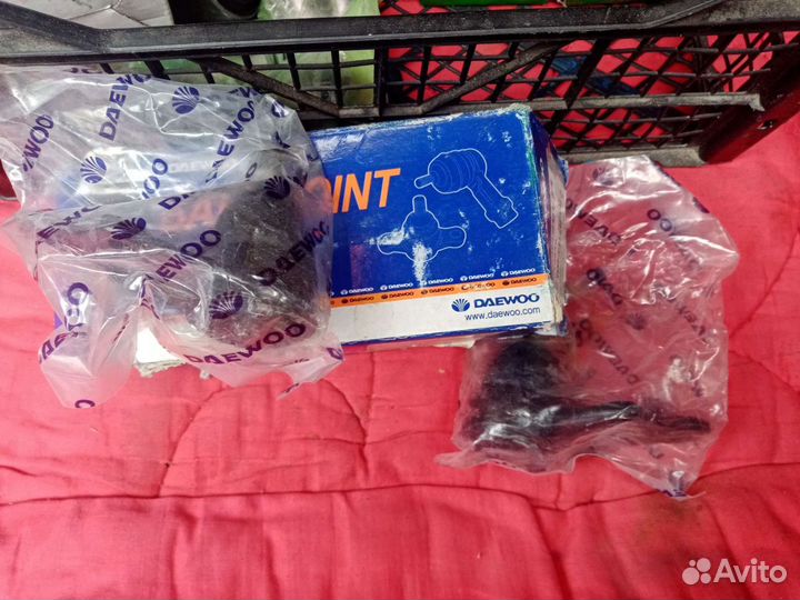 Шевроле эпика передние шаровые опора