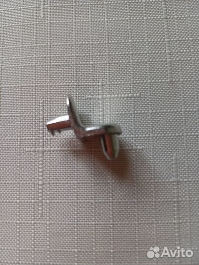 Мебельная фурнитура Полкодержатели Уголки