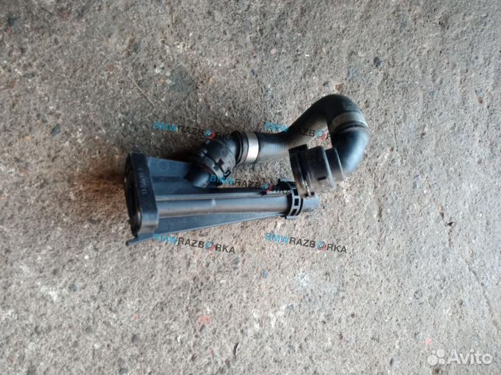 Фланец (тройник) системы охлаждения BMW 5