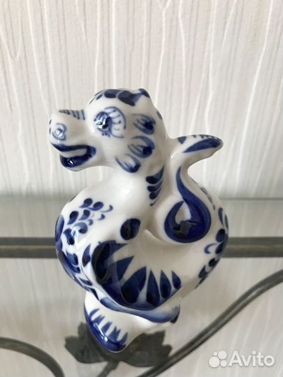 Статуэтки фарфоровые Гжель