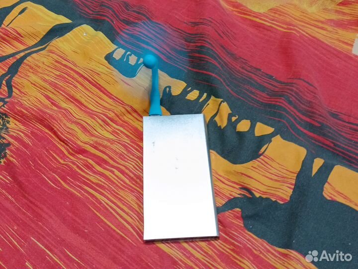 Мини вентилятор. Работает от телефона/пауэр-банка