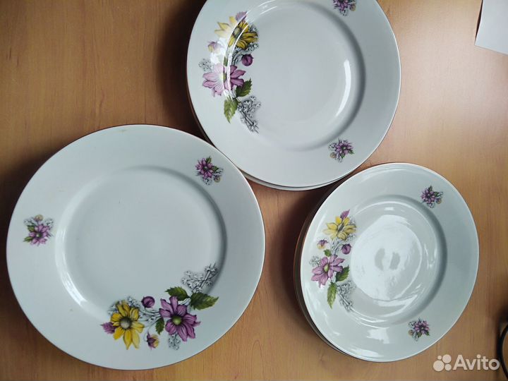 Тарелки столовые фарфор