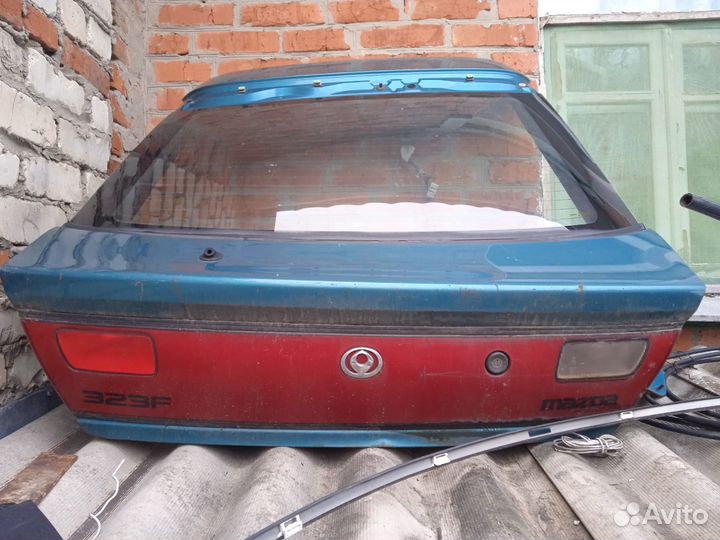 Крышка багажника на Mazda 323f BA