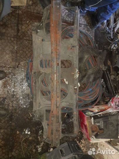 Передняя рамка радиатора пежо 405 1989 г.в