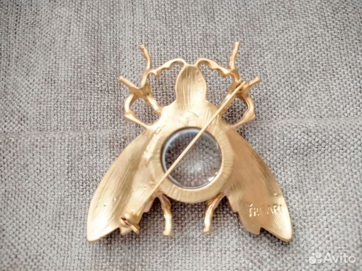 Серьги и брошь в виде насекомых