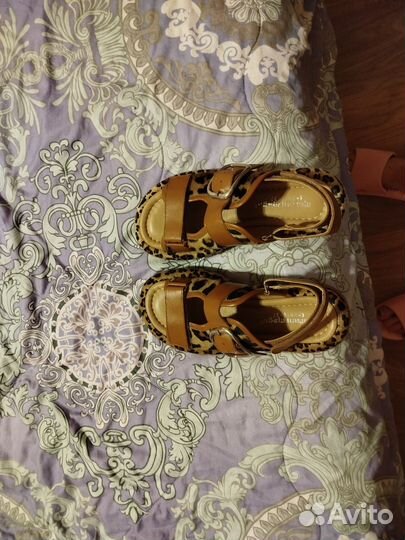 Сандалии женские лео