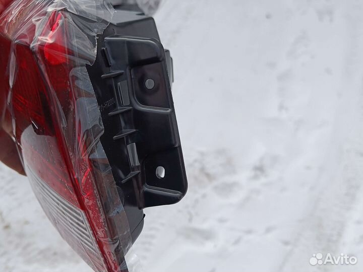 Фонарь задний левый Киа Рио 4