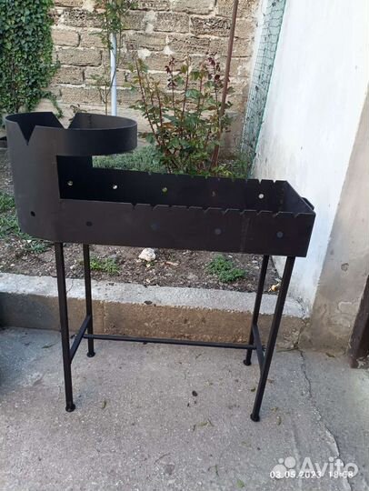 Мангал усиленный с подказанником 2 в 1 в наличии