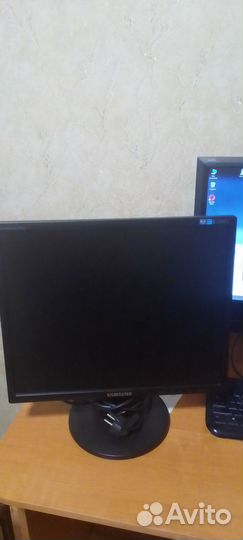 Монитор samsung SynsMaster 943N / 19