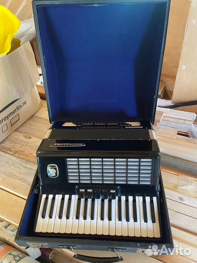 Аккордеон Weltmeister Stella 3/4