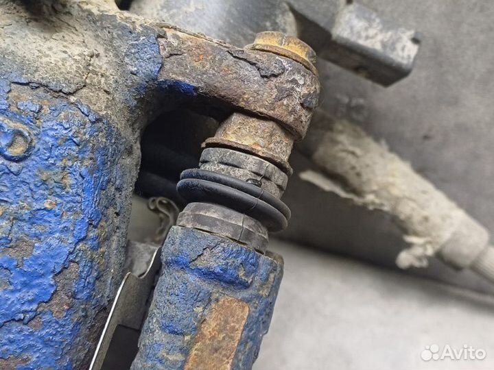 Суппорт задний левый Audi A4 B8 1.8 cdhb 2010