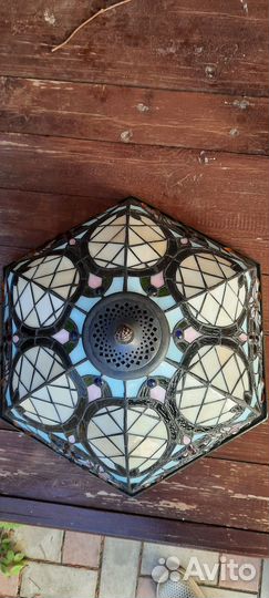 Продам потолочный светильник