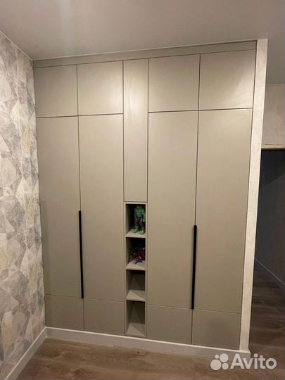 Шкаф распашной