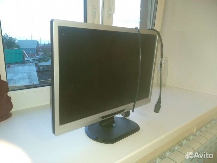 Монитор philips 22