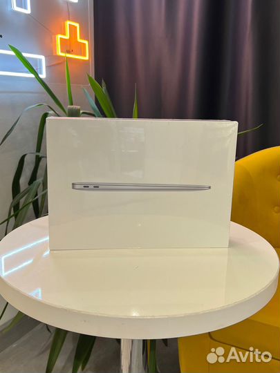 Macbook Air M1 8/256