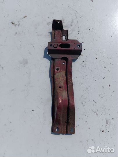 Планка телевизора Мицубиси Паджеро 2