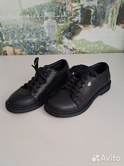 Продам школьные туфли для мальчика