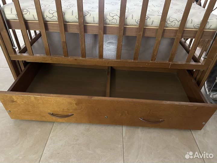 Детская кроватка