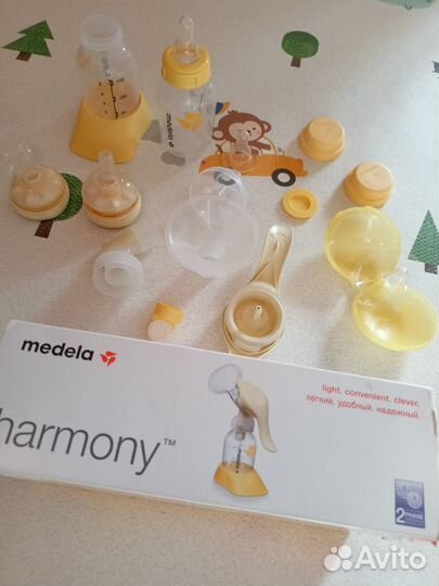 Medela Harmony молокоотсос + соски + бутылочка