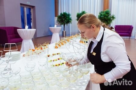 Банкетный официант