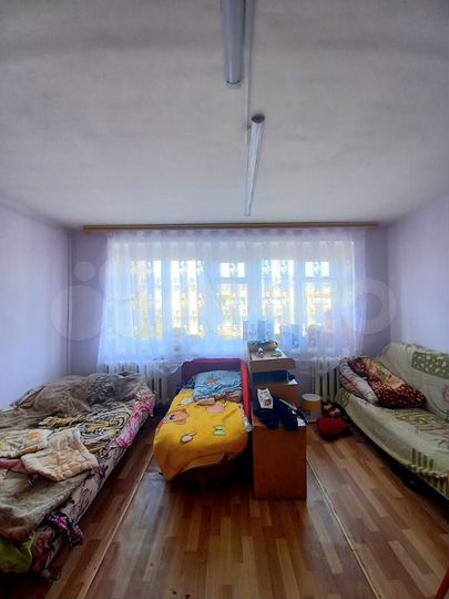 Комната 24 м² в 4-к., 5/5 эт.