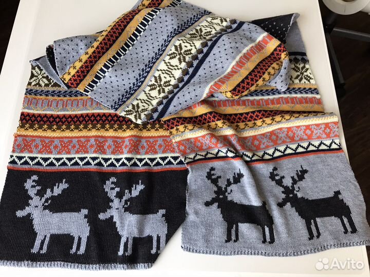 Шарф с оленями