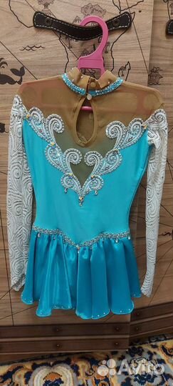 Костюм для фигурного катания со стразами Сваровски