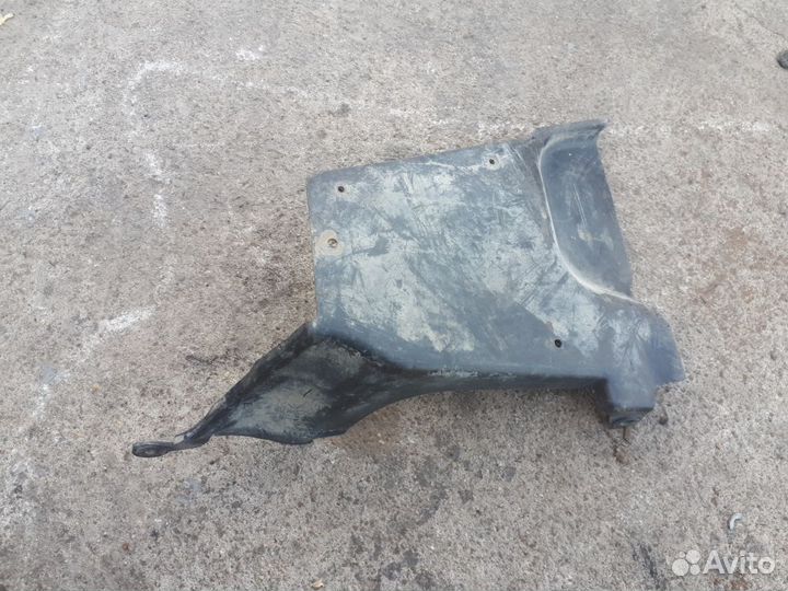 Пыльник двигателя боковой левый LADA Granta