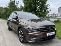 Volkswagen Tiguan 2.0 AMT, 2018, 68 746 км, с пробегом, цена 2 845 000 руб.
