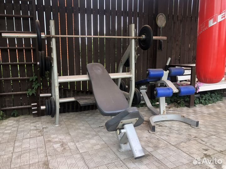Скамья для жима со стойками и штангой бу
