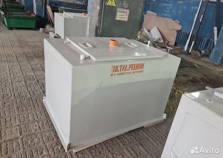 Изотермический бак для перевозки живой рыбы