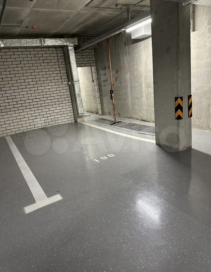 Машиноместо, 13 м²