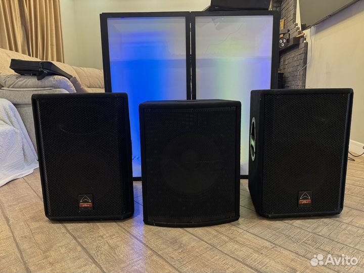 Комплект акустики. 3 колонки, саб, микшерный пульт