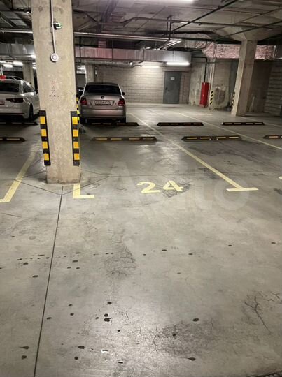 Машиноместо, 13 м²