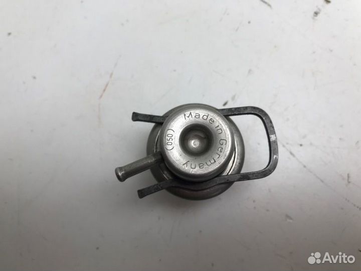 Регулятор давления топлива Audi A6 4B2 AGA 1998