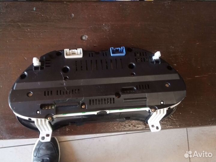 Щиток приборов Toyota Avensis T25