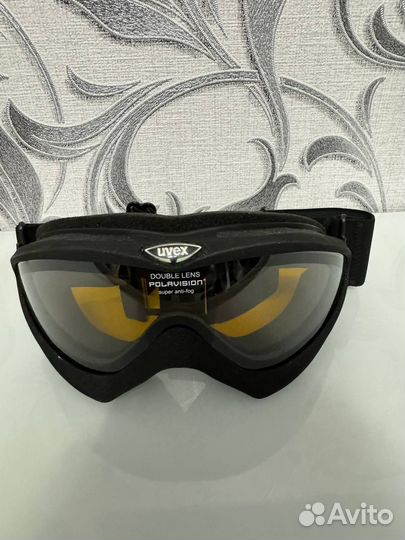 Горнолыжные очки uvex