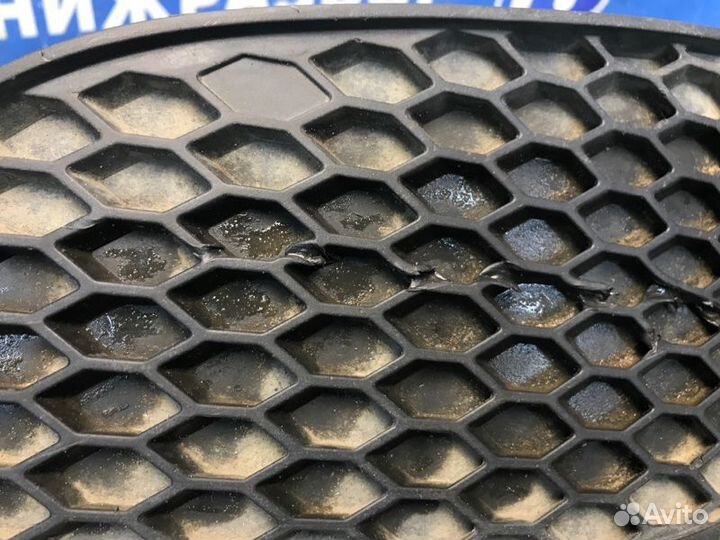 Решетка в бампер передняя левая Opel Zafira B 1.8